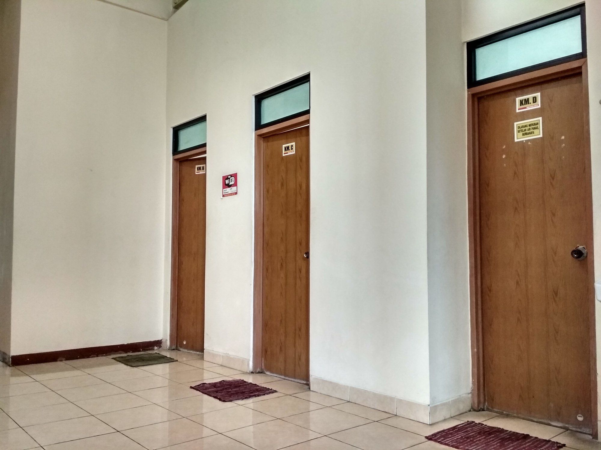 Imam Bonjol Hostel Semarang Bagian luar foto